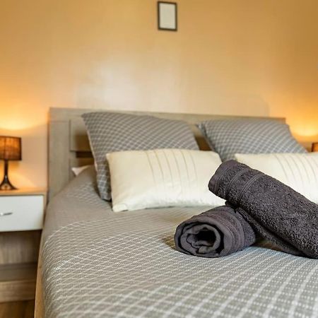 Le Nid - Lormont : Votre Escapade Apartman Kültér fotó